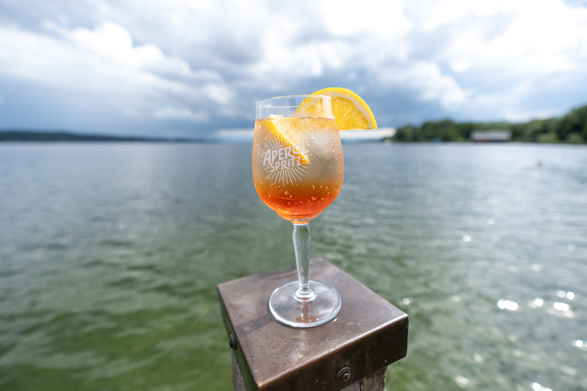 Aperol Spritz mit Blick auf den Starnberger See